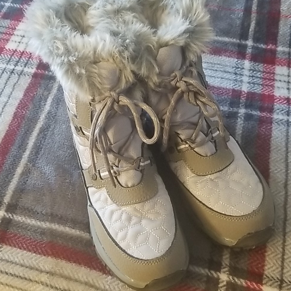 Bearpaw snow boots